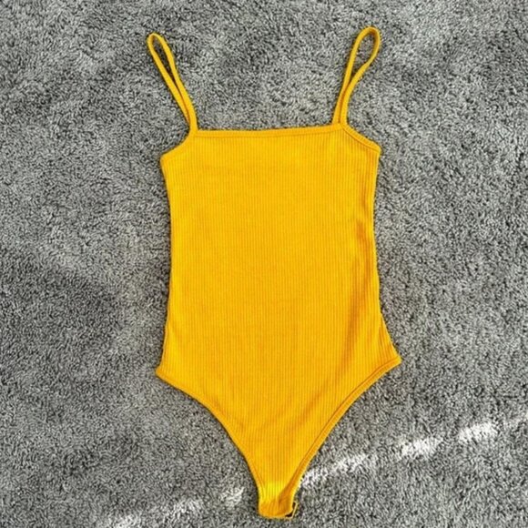 Prettylittlething High Leg Ribbed Square Neck - Picture 2 of 4